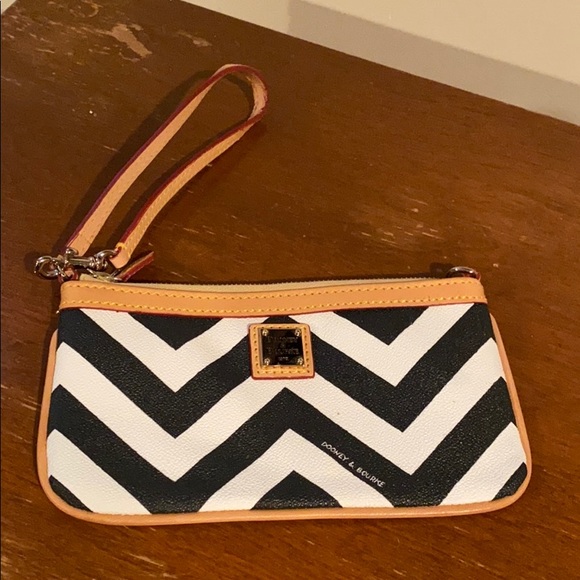 Dooney and bourke wristlet